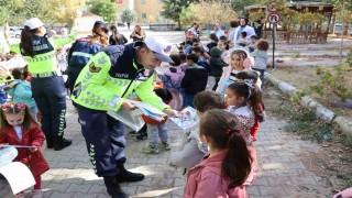 Niğdede öğrencilere jandarma tanıtımı ve trafik eğitimi