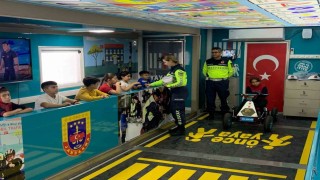 Niğdede trafik güvenliği eğitimleri sürüyor