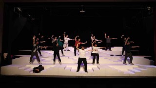 Nilüfer Kent Tiyatrosu iftiharla sunar: Lüküs Hayat