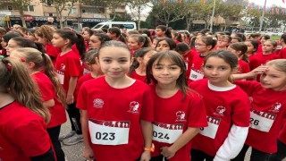 Nilüferde gençler ve çocuklar Cumhuriyet için koştu