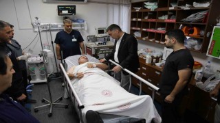 Nöbet tutan polise bıçaklı saldırı