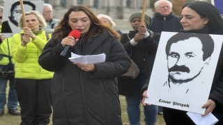 NSU kurbanlarının çocukları 150 bini aşkın imzayı Alman Meclisine teslim etti