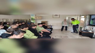 Öğrencilere trafik güvenliği eğitimi verildi