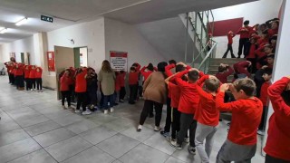 Okulda deprem tatbikatı gerçeği aratmadı