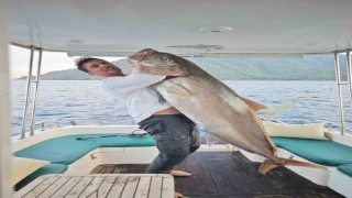 Olta ile 60 kiloluk balık yakaladılar, gelirini kimsesiz çocuklara bağışladılar