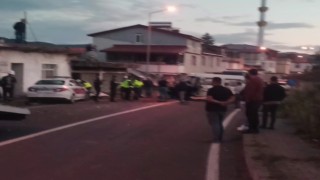 Orduda çekici kamyonet ile minibüs kafa kafaya çarpıştı: 3 yaralı