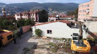 Osmangazide tarihi koruyan yıkım