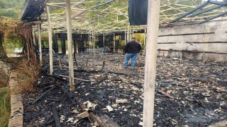 Osmaniyede ahşap alabalık tesisi alevlere teslim oldu