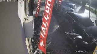 Osmaniyede kontrolden çıkan otomobil park halindeki araçlara çarptı