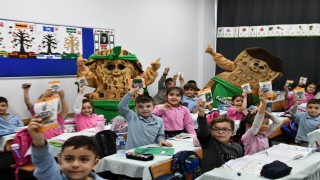 Osmaniyede öğrencilere yer fıstığı ikram edildi