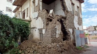 Osmaniye’de Tescilli Tarihi Konak Yıkılma Tehlikesi Altında!