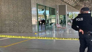 Otogarda etrafa rastgele ateş açan uzman çavuş bacağından vuruldu