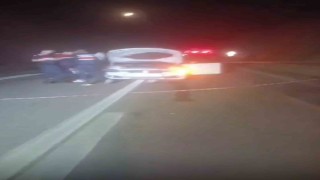 Otomobil, park halindeki kamyona çarptı: 1 ölü, 1 yaralı