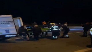 Otomobil, yol temizliği yapan belediye aracına çarptı: 1 ölü