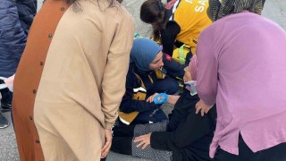 Otomobilin çarptığı yaşlı kadın yaralandı