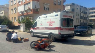 Otomobille motosiklet çarpıştı: 1 yaralı