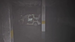 Otoparktaki araç alev aldı, bina tahliye edildi