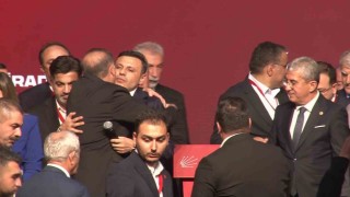 Özgür Çelik oy çokluğu ile yeniden CHP İstanbul İl Başkanı seçildi