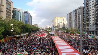 Pakistanda binlerce kişi Gazze için yürüdü