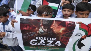 Pakistanda İsrailin Gazzeye yönelik saldırıları ikinci yılında protesto edildi