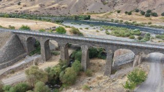 Paluda 100 metrelik alanda 4 tarihi köprü