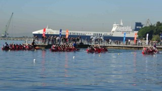 Pendik Cumhuriyet Kupası Dragon Bot Yarışlarında öğrenciler birincilik için kürek çekti