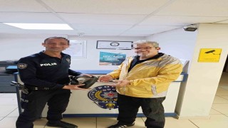 Polis, kaybedilen 200 bin TLyi sahibine ulaştırdı