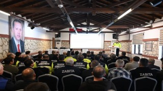 Polis ve jandarma ekiplerine kara yollarında hız sınırlama uygulamaları hakkında bilgilendirme