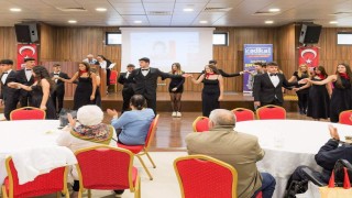 Radikal Okulları öğrencilerinden huzurevi ziyareti: Kuşaklar arası sevgi köprüsü