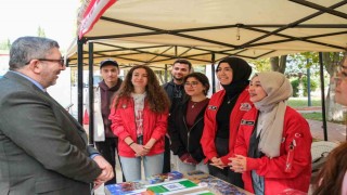 Rektör Kaplancıklı öğrencilerle kampüste buluştu