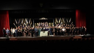 Sahne Tozu Tiyatrosu 21. yılını Haldun Dormen Sahnesinde kutladı