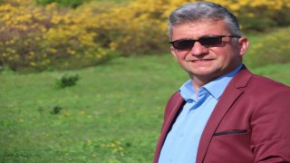 Sahnede kalp krizi geçiren sanatçı toprağa verildi