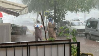 Samsunda ani sağanak vatandaşlara zor anlar yaşattı