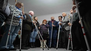 Samsunda görme engellilere beyaz baston desteği