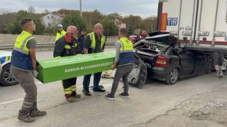 Samsunda otomobil tırın altına girdi: 23 yaşındaki sürücü hayatını kaybetti