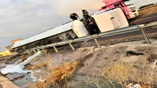 Şanlıurfada mazot yüklü tanker otomobile çarptı: 6 yaralı