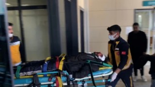 Şanlıurfada yol kenarında silahla vurulmuş 2 kişi bulundu