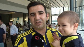 Sarı lacivertli balonlar kanseri yenen Fenerbahçeli Tamer Talha için gökyüzüne bırakıldı