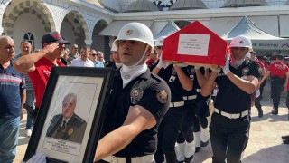 Şehit Emniyet Müdürü Altuğ Verdinin babası Mersinde toprağa verildi