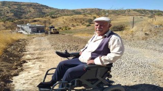 Siirtte engelli vatandaş için bozuk olan yol düzeltildi