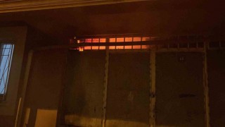 Siirtte gıda malzemelerinin bulunduğu depo küle döndü