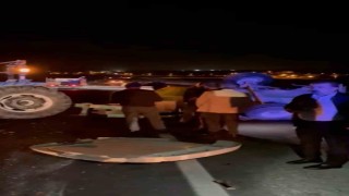 Siirtte hafif ticari araç ile traktör çarpıştı: 2 yaralı