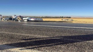 Siirtte otomobil takla attı: Anne ve çocuğu yaralandı