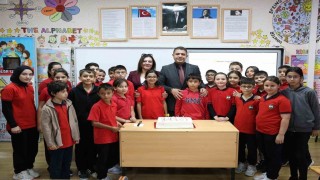 Sınıf başkanlığı seçiminde verdiği sözü tuttu