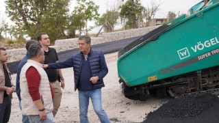 Şırnak Gündoğdu Mahallesi yoluna asfalt serimi başladı