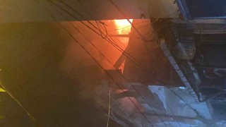 Şişlide çatı katında çıkan yangın korkuttu