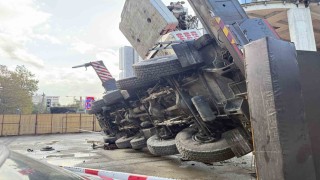 Şişlide rezidans inşaatındaki vinç devrildi