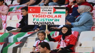 Sivas Stadyumu Gazze için doldu