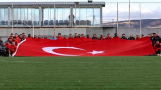 Sivasspor antrenmanda dev Türk bayrağı açtı