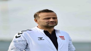 Sivasspor, Osman Zeki Korkmaz ile yollarını ayırıyor